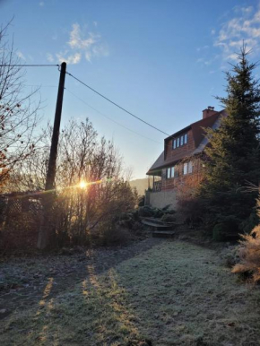 Sowia Chatka Stryszawa, Krzeszów